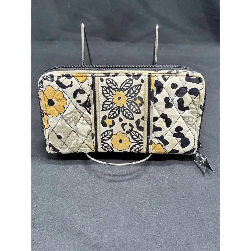 Vera Bradley Wallet Womens Multicolor Floral Quilted Cotton Zip Around Clutch - Picture 2 of 7